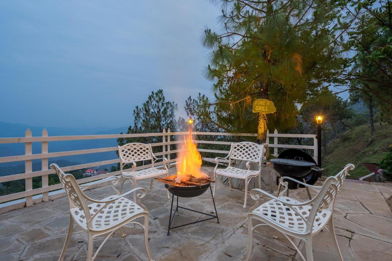Stayvista At Bellevue With Outdoor Jacuzzi Kasauli Exteriör bild