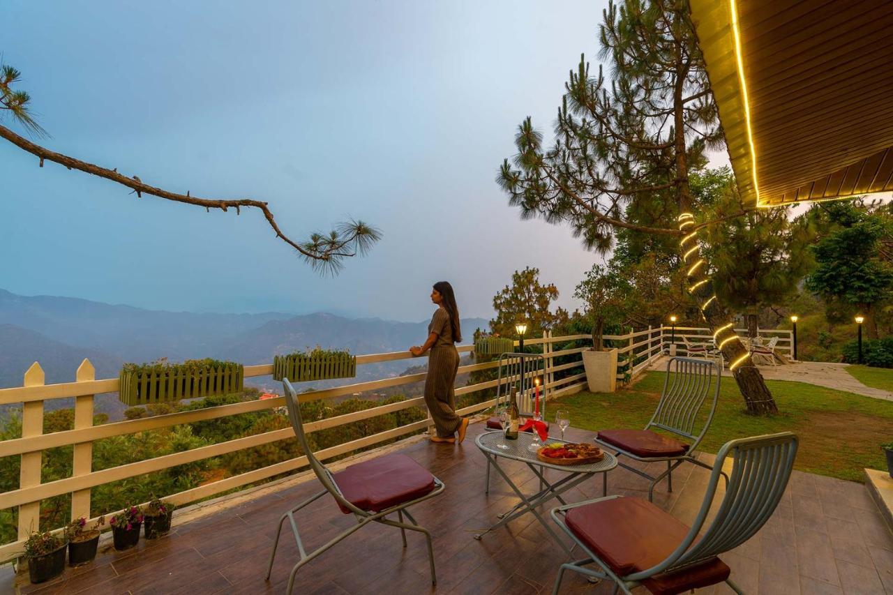 Stayvista At Bellevue With Outdoor Jacuzzi Kasauli Exteriör bild