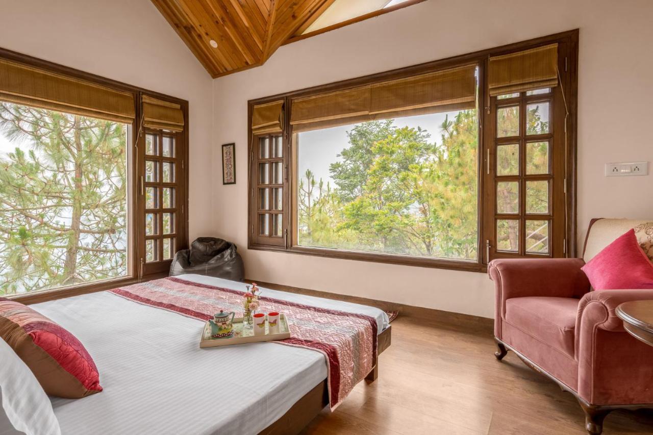 Stayvista At Bellevue With Outdoor Jacuzzi Kasauli Exteriör bild
