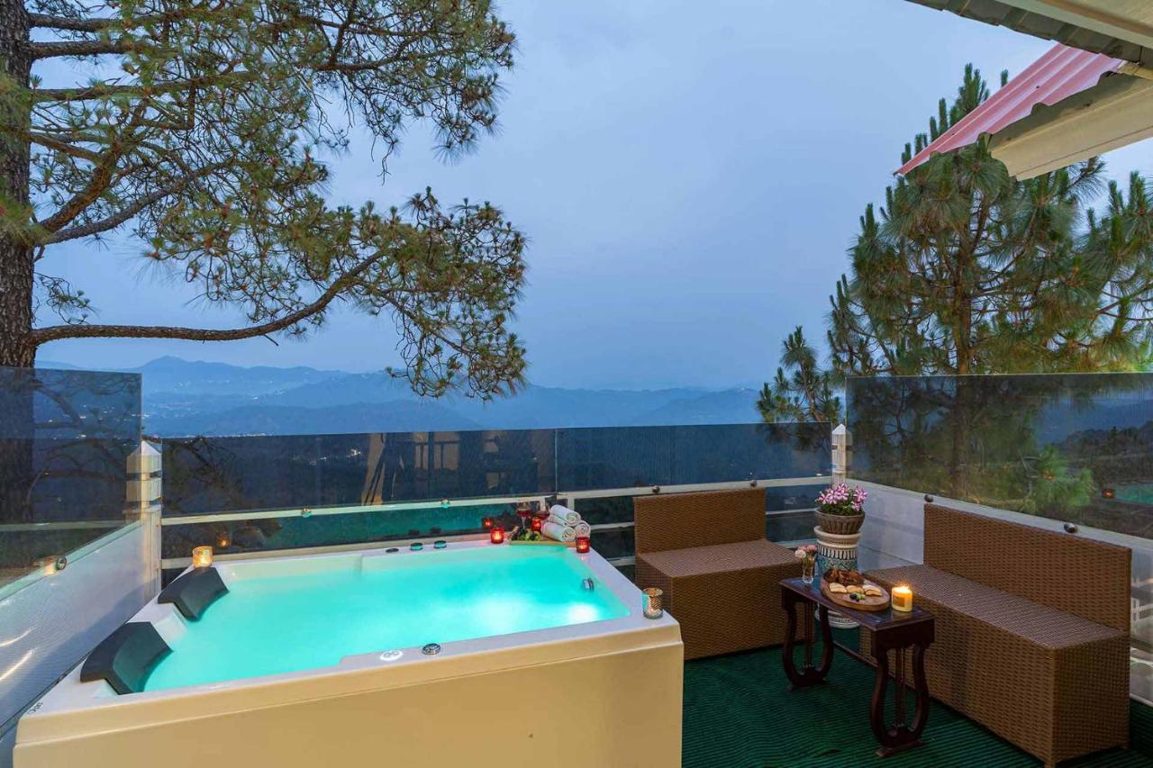 Stayvista At Bellevue With Outdoor Jacuzzi Kasauli Exteriör bild