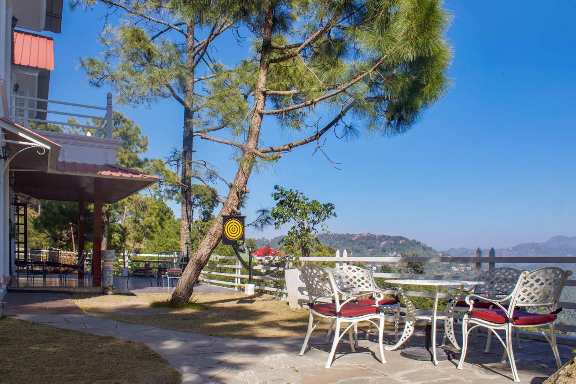 Stayvista At Bellevue With Outdoor Jacuzzi Kasauli Exteriör bild
