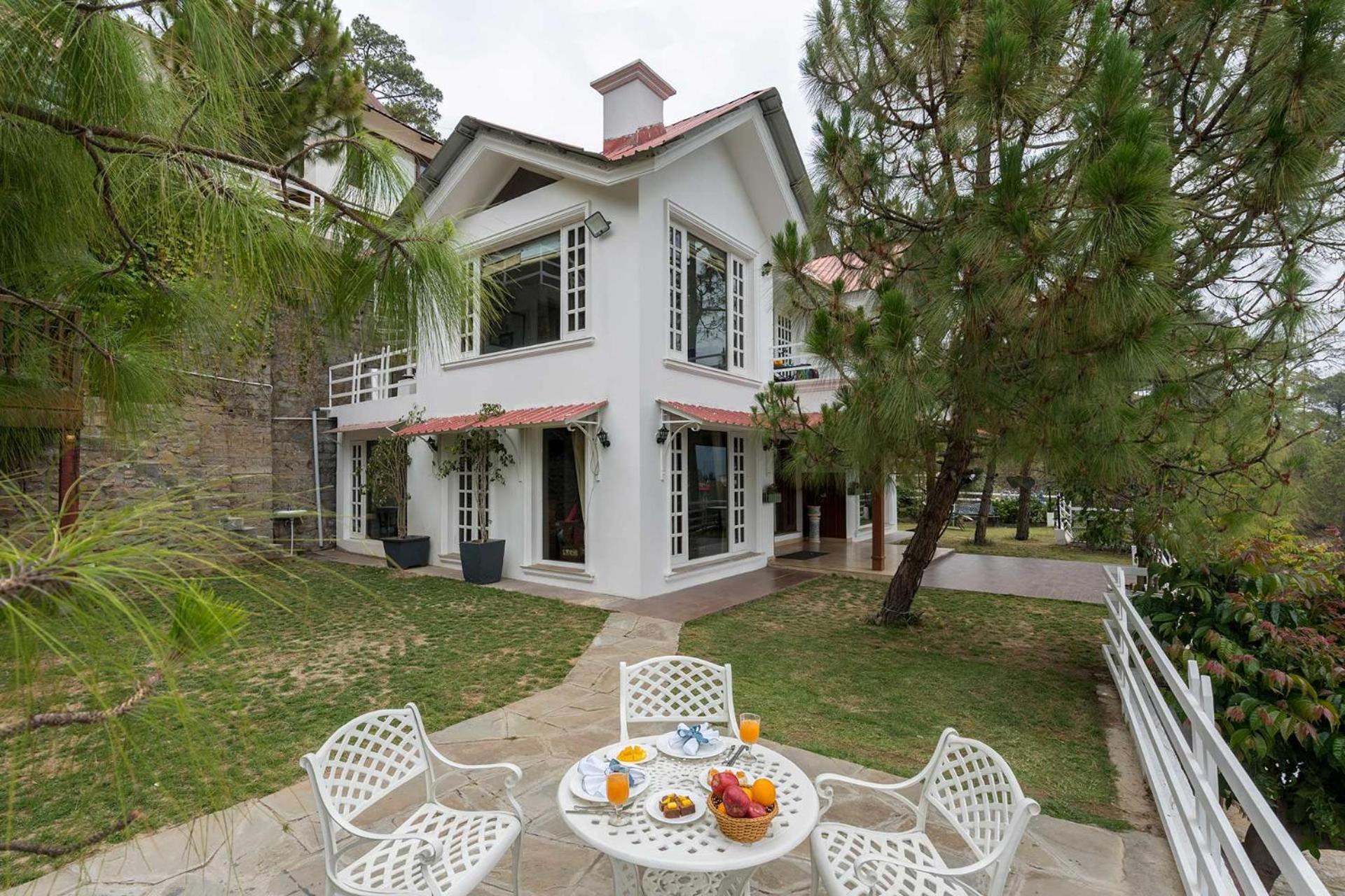 Stayvista At Bellevue With Outdoor Jacuzzi Kasauli Exteriör bild