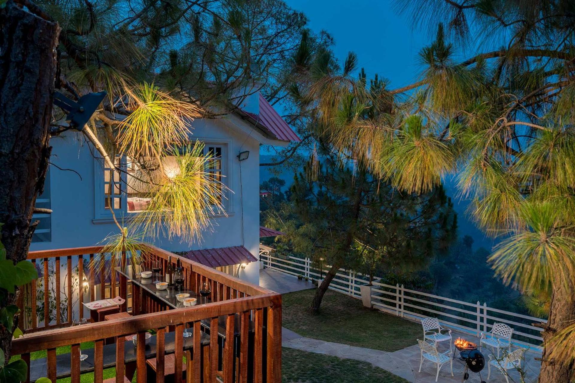 Stayvista At Bellevue With Outdoor Jacuzzi Kasauli Exteriör bild